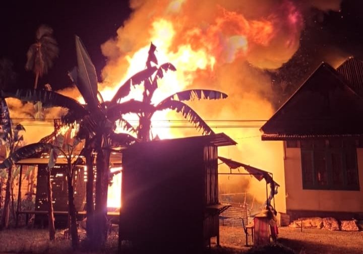 Rumah Kayu di Pamangkih Ludes Terbakar, Dua Warga Terdampak