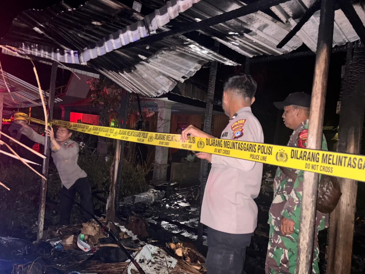 Kebakaran hancurkan tiga rumah di Hulu Sungai Tengah, 13 jiwa terdampak