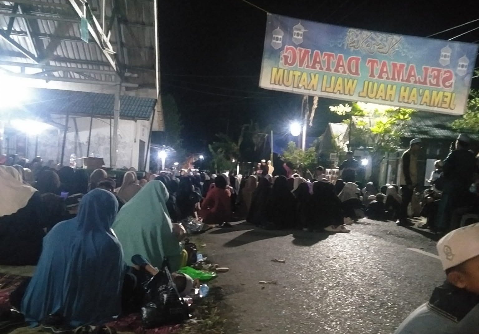 Puluhan Ribu Jemaah Padati Haul Wali Katum, Cari Berkah dan Perkuat Silaturahmi